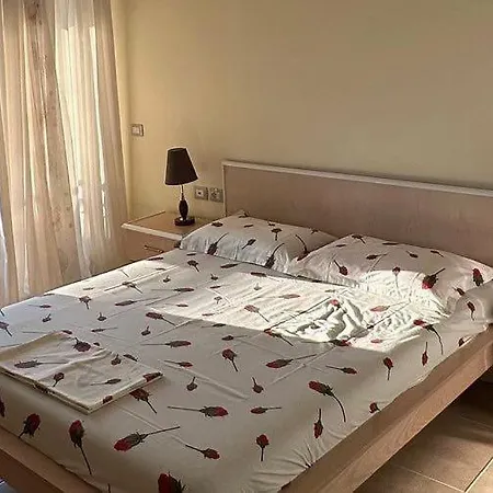 Holiday Apartment דירה